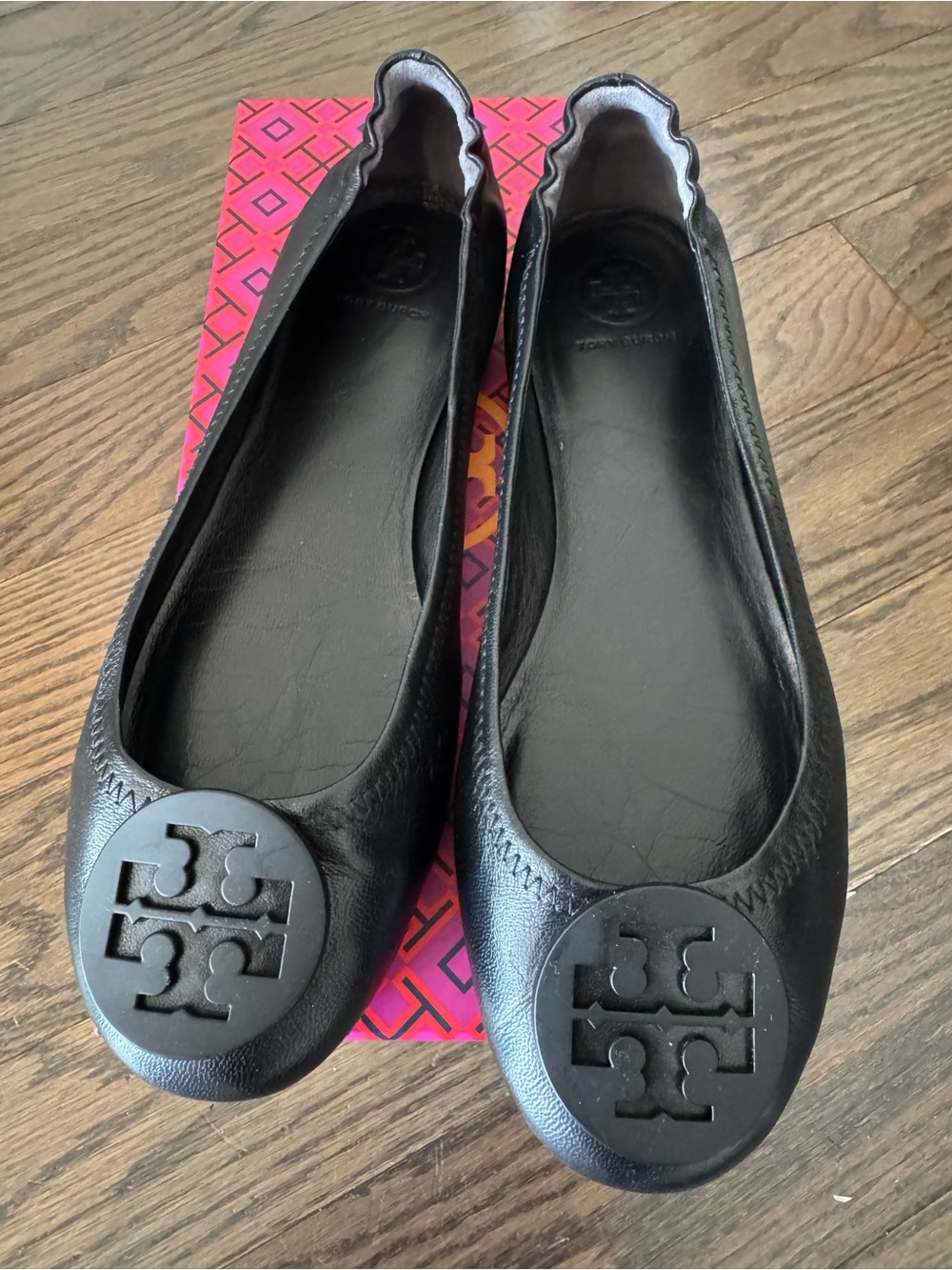 Tory Burch Black Leather Logo Round-Toe Ballet Flats